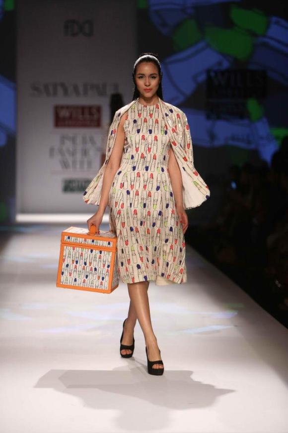 3 masaba-gupta-satya-paul-wifw-aw13-3