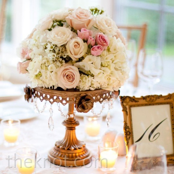 blush, pink, rose, gold, ivory, wedding, inspiration, flowers, centerpieces, bouquet, receptions, indian, bride, groom, india, fashion, sana safinaz, anita dongre, wedding invitations, table settings