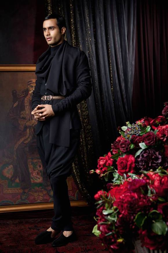 Tarun, Tahiliani, couture, exposition, 2013, The 4 C's, Couture, Crystals, Craft and Carat, indian bridal, asian, fashion, wedding, dehli, bombay. DLF Emporio, white wedding dress, groom, men