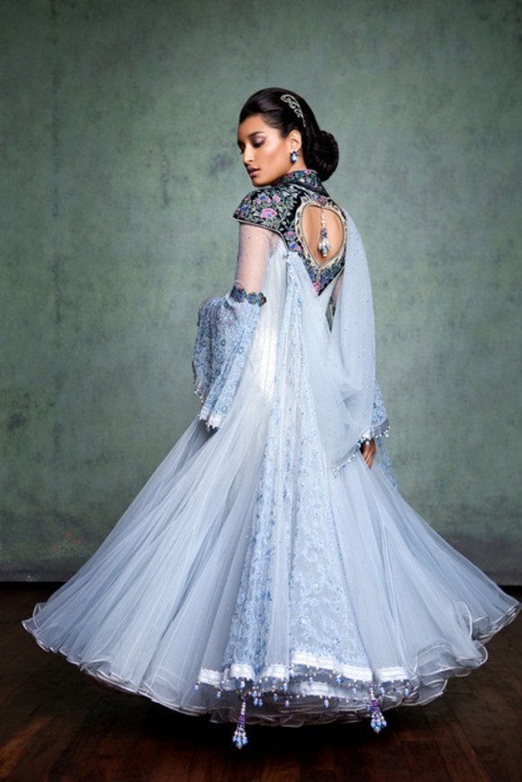 Tarun, Tahiliani, couture, exposition, 2013, The 4 C's, Couture, Crystals, Craft and Carat, indian bridal, asian, fashion, wedding, dehli, bombay. DLF Emporio, white wedding dress