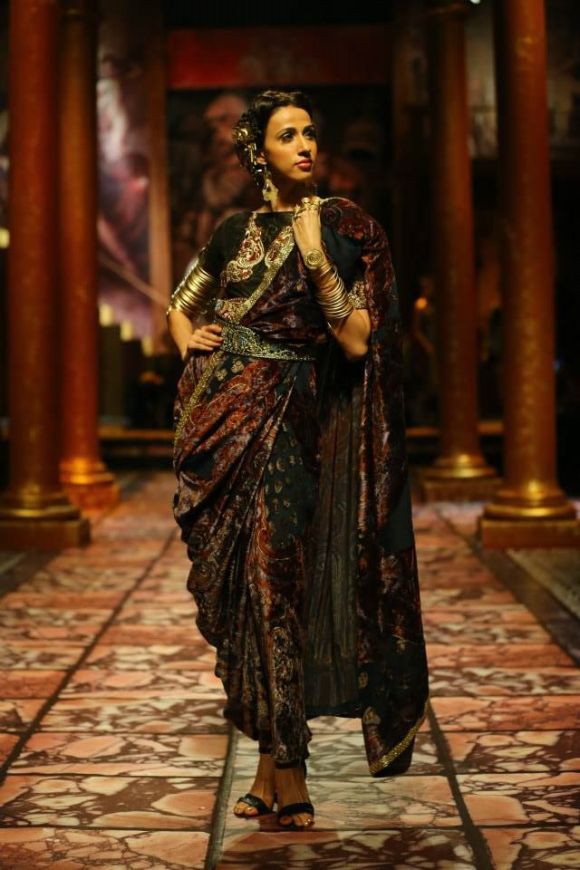 Suneet Varma, India Bridal Fashion week, Aamby Valley, Lengha, choli, sharara, sari, anarkali, salwar kameez, lace, pompeii, roma, bride, groom, wedding, india, reception bridesmaids