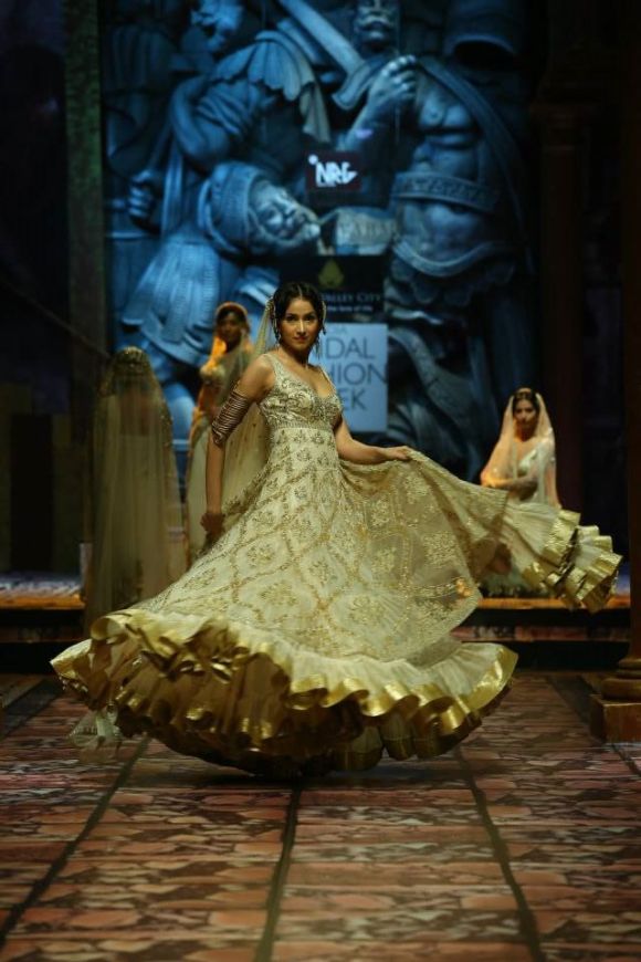 Suneet Varma, India Bridal Fashion week, Aamby Valley, Lengha, choli, sharara, sari, anarkali, salwar kameez, lace, pompeii, roma, bride, groom, wedding, india, reception bridesmaids