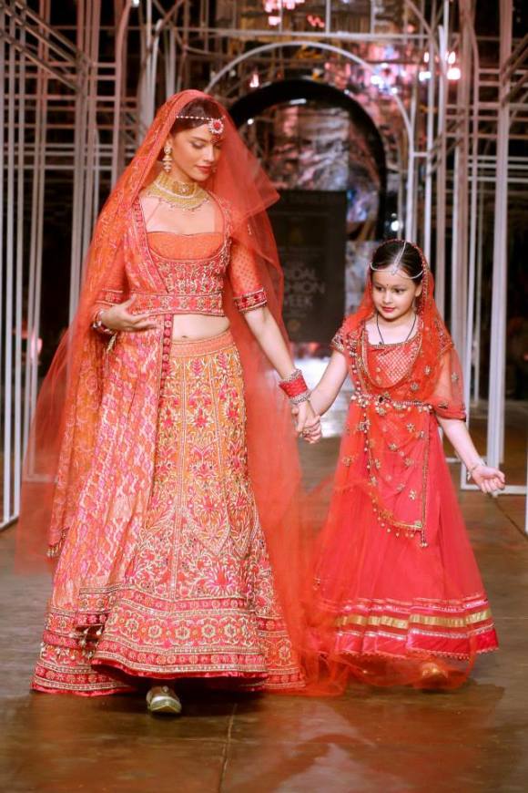 Tarun Tahiliani, Suneet Varma, India Bridal Fashion week, Aamby Valley, Lengha, choli, sharara, sari, anarkali, salwar kameez, lace, pompeii, roma, bride, groom, wedding, india, reception bridesmaids, lisa haydon