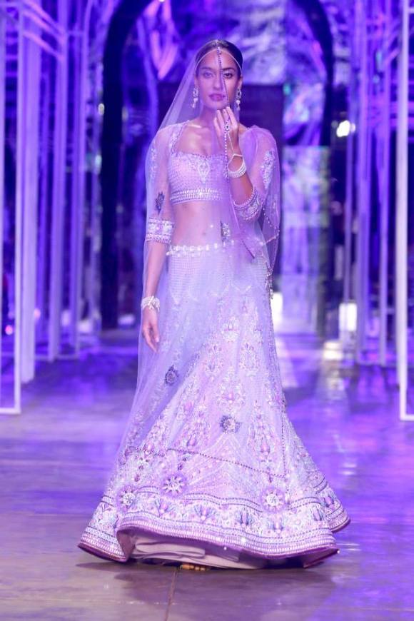 Tarun Tahiliani, Suneet Varma, India Bridal Fashion week, Aamby Valley, Lengha, choli, sharara, sari, anarkali, salwar kameez, lace, pompeii, roma, bride, groom, wedding, india, reception bridesmaids, lisa haydon