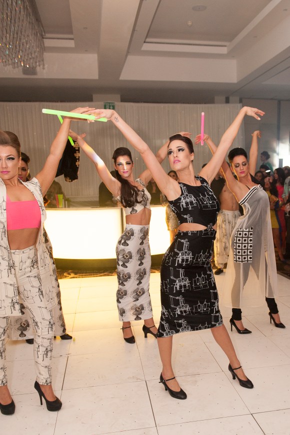 sonam kapoor, fashion flash mob, pernia quereshi, pernia's pop up, masaba gupta, 